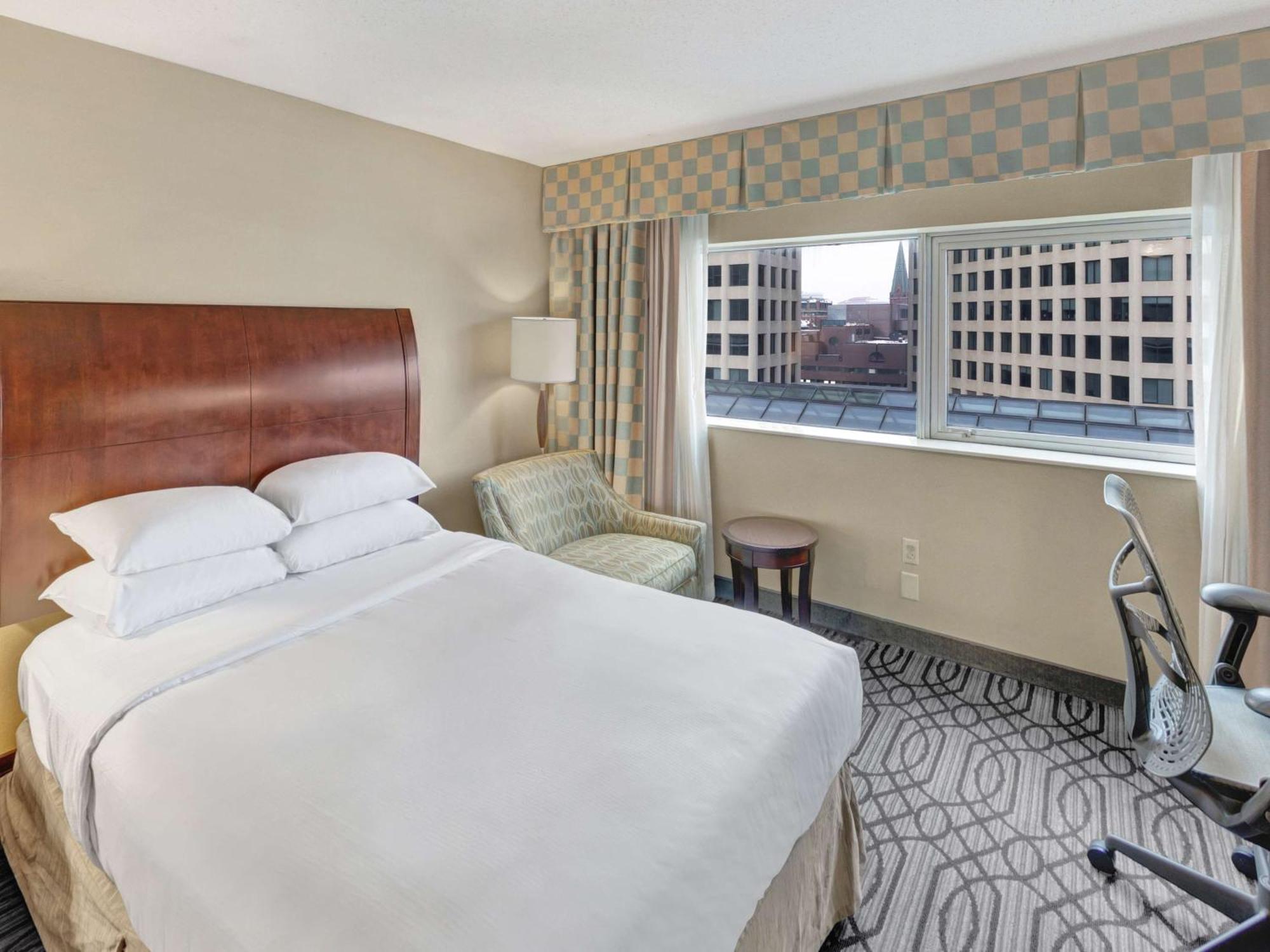 Doubletree By Hilton St Paul Downtown Hotell Saint Paul Exteriör bild