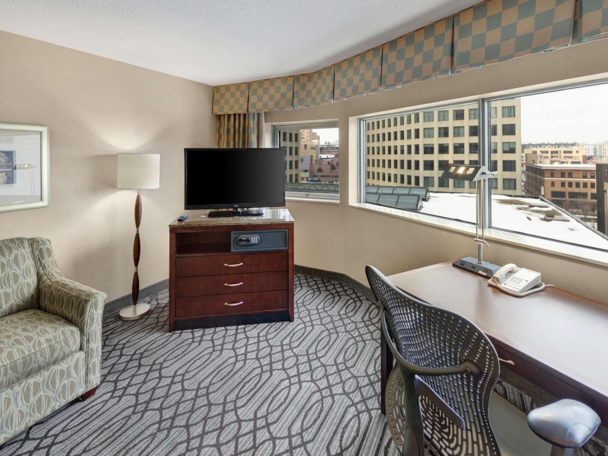 Doubletree By Hilton St Paul Downtown Hotell Saint Paul Exteriör bild